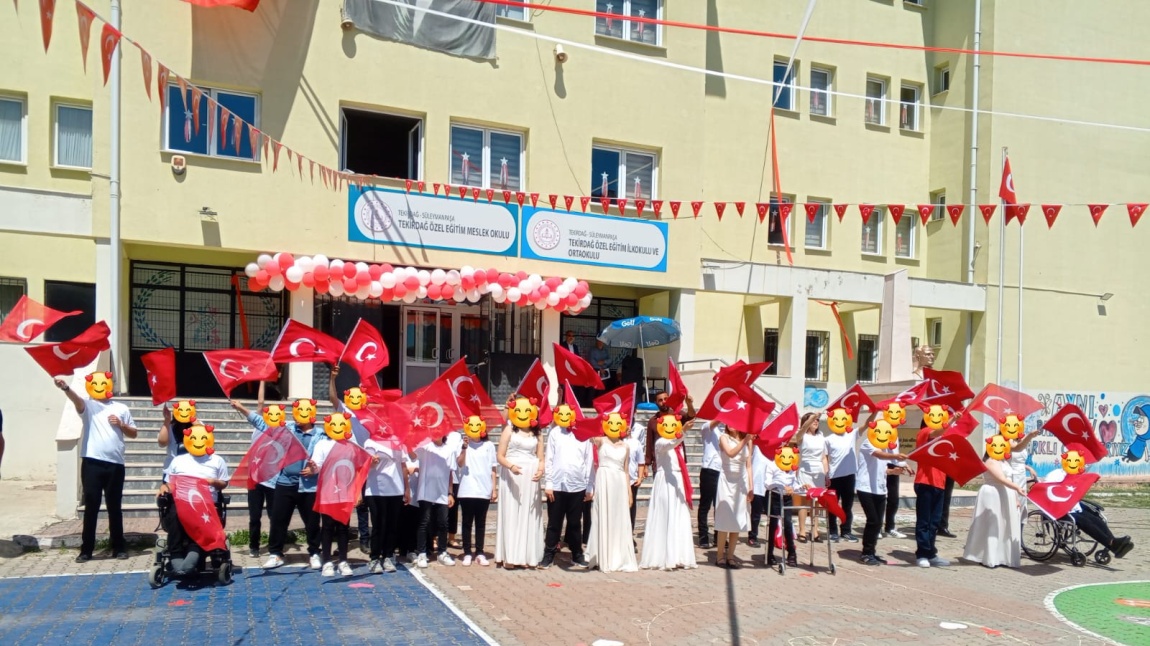 19 MAYIS ATATÜRK'Ü ANMA GENÇLİK ve SPOR BAYRAMI KUTLU OLSUN